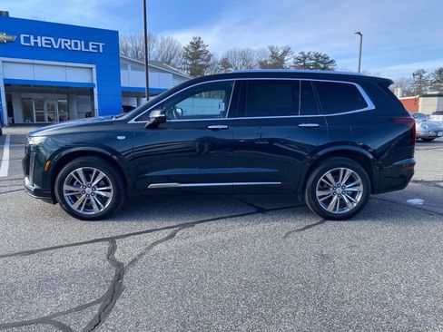 Used 2025 Cadillac XT6 Premium Luxury image 4