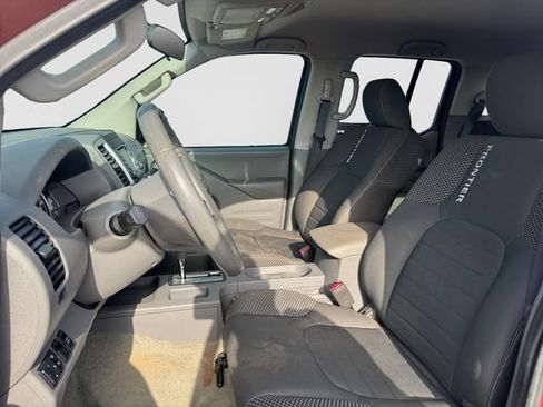 Used 2016 Nissan Frontier Desert Runner RWD image 11