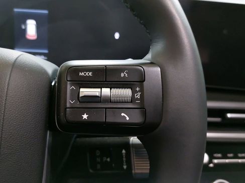 Used 2025 Hyundai Santa Fe SE FWD image 19