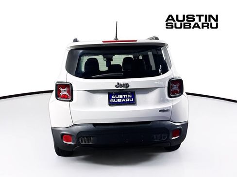 Used 2017 Jeep Renegade Latitude FWD image 6
