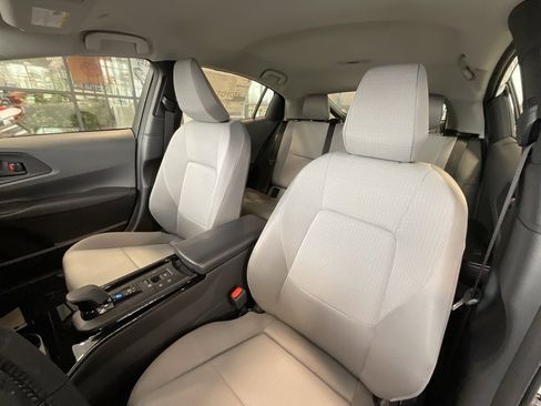 New 2026 Toyota Prius LE image 10