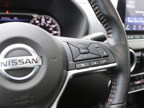 Used 2022 Nissan Sentra SR w/ SR Premium Package image 10