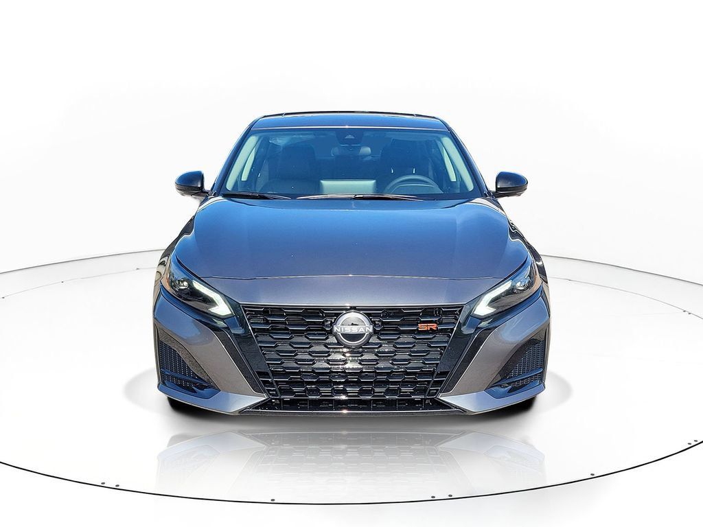 New 2026 Nissan Altima 2.5 SR w/ SR Premium Package FWD image 2