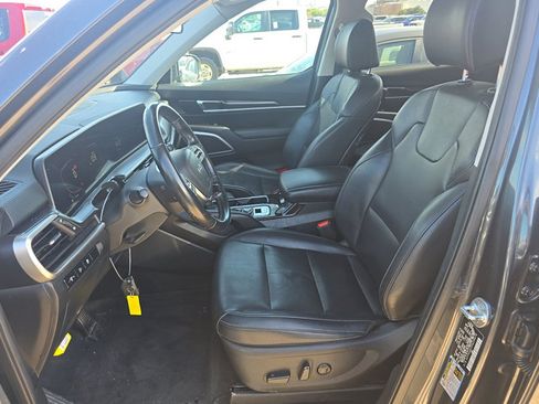 Used 2023 Kia Telluride S w/ S Sunroof Package FWD image 6