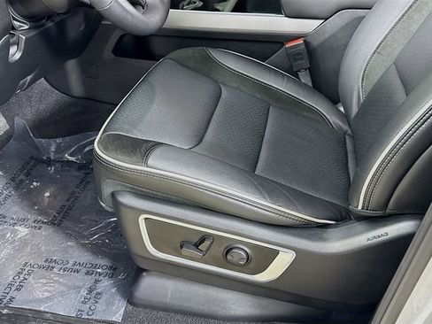Used 2025 RAM 1500 Laramie w/ Night Edition image 20