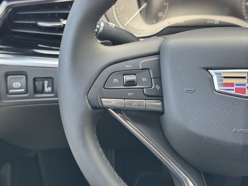 New 2025 Cadillac XT6 Luxury image 19