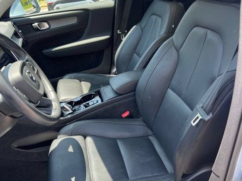 Used 2024 Volvo XC40 B5 Plus AWD/4WD image 11