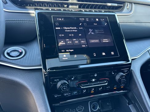 New 2025 Jeep Grand Cherokee L Altitude image 6