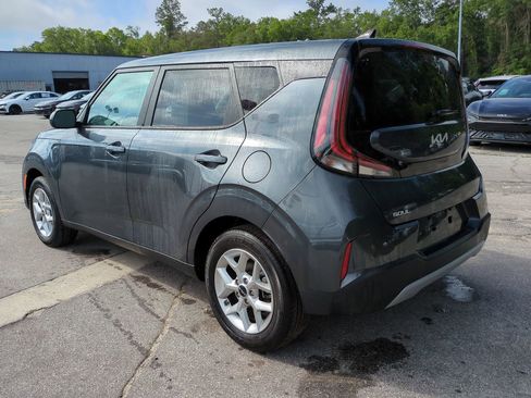 Used 2025 Kia Soul LX w/ LX Technology Package FWD image 7