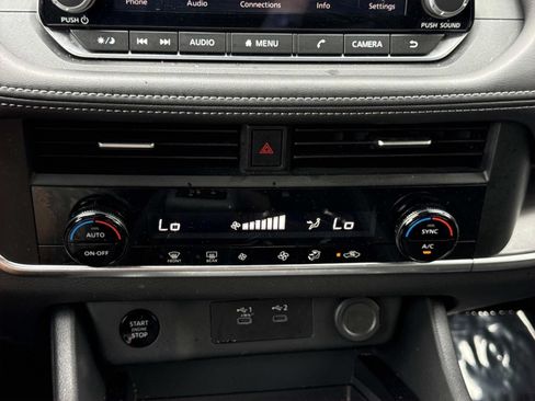 Certified 2026 Nissan Rogue SV AWD/4WD image 11