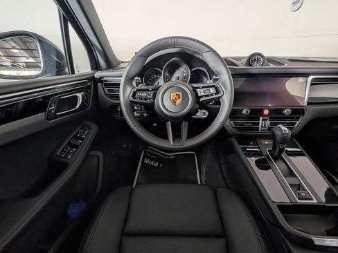 New 2026 Porsche Macan image 22