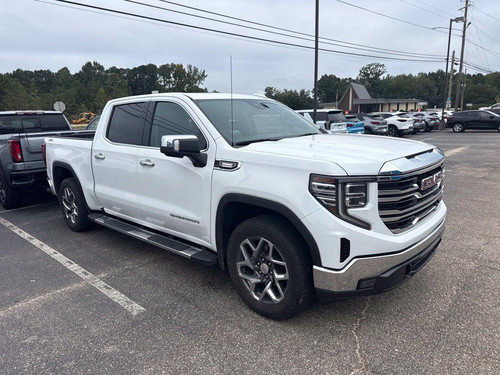 Used 2023 GMC Sierra 1500 SLT w/ SLT Premium Package AWD/4WD image 4