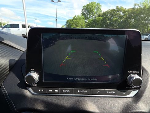 Used 2025 Nissan Sentra SV FWD image 22