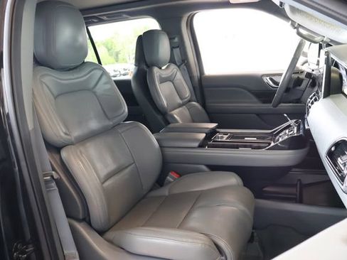 Used 2020 Lincoln Navigator Reserve RWD image 26