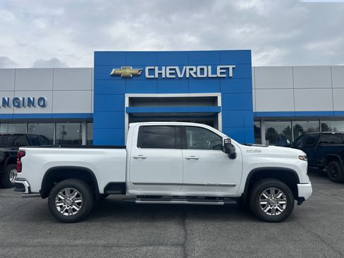 New 2026 Chevrolet Silverado 2500 High Country w/ High Country Premium Package AWD/4WD image 1