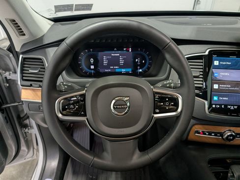 Used 2024 Volvo XC90 B6 Plus w/ Protection Package Premier image 18
