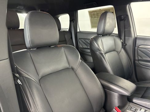 Used 2020 Mitsubishi Outlander SEL image 24