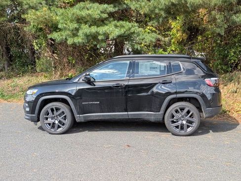 New 2026 Jeep Compass Limited image 8
