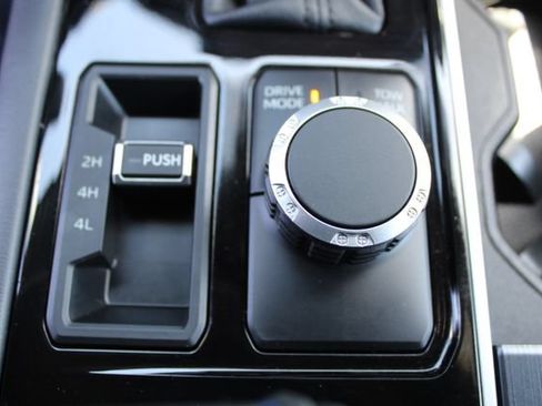 Used 2023 Toyota Tundra Platinum AWD/4WD image 40