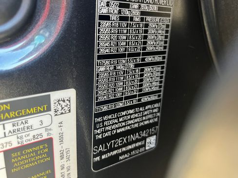 Used 2022 Land Rover Range Rover Velar R-Dynamic S image 22