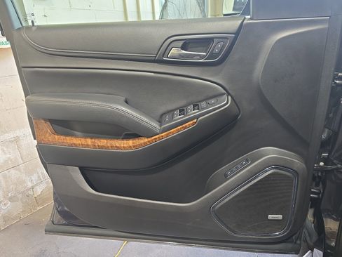 Used 2018 Chevrolet Tahoe Premier AWD/4WD image 28