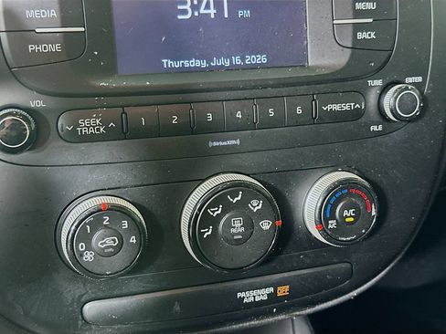 Used 2018 Kia Soul FWD image 19