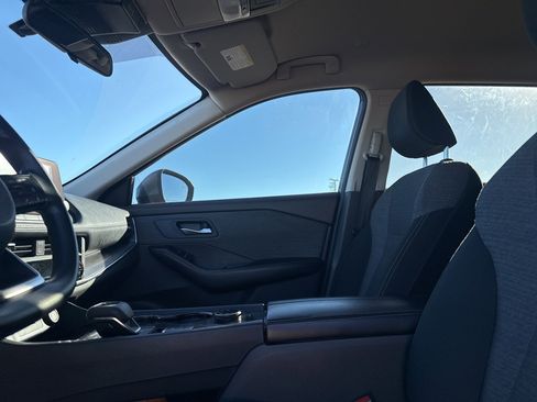 Certified 2023 Nissan Rogue SV image 25