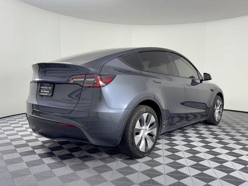 Used 2022 Tesla Model Y Long Range AWD/4WD image 9