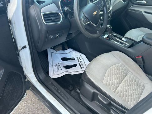 Used 2020 Chevrolet Equinox LS image 10
