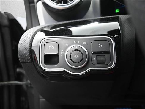 Certified 2025 Mercedes-Benz CLA 35 AMG 4MATIC image 19