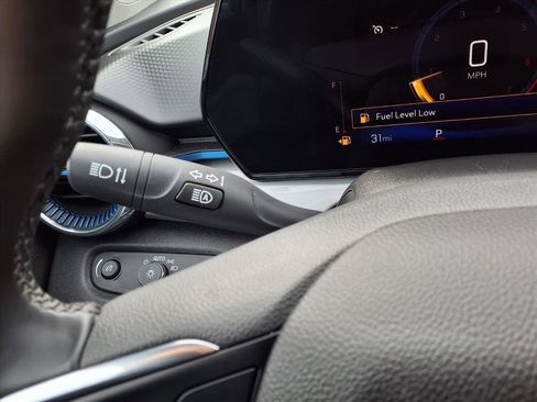 Used 2025 Chevrolet Trax LT w/ LT Convenience Package image 14