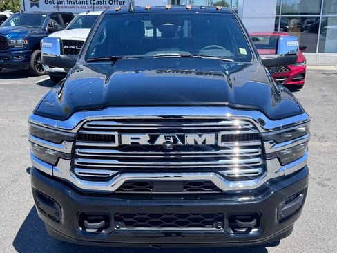 Used 2025 RAM 3500 Limited AWD/4WD image 2