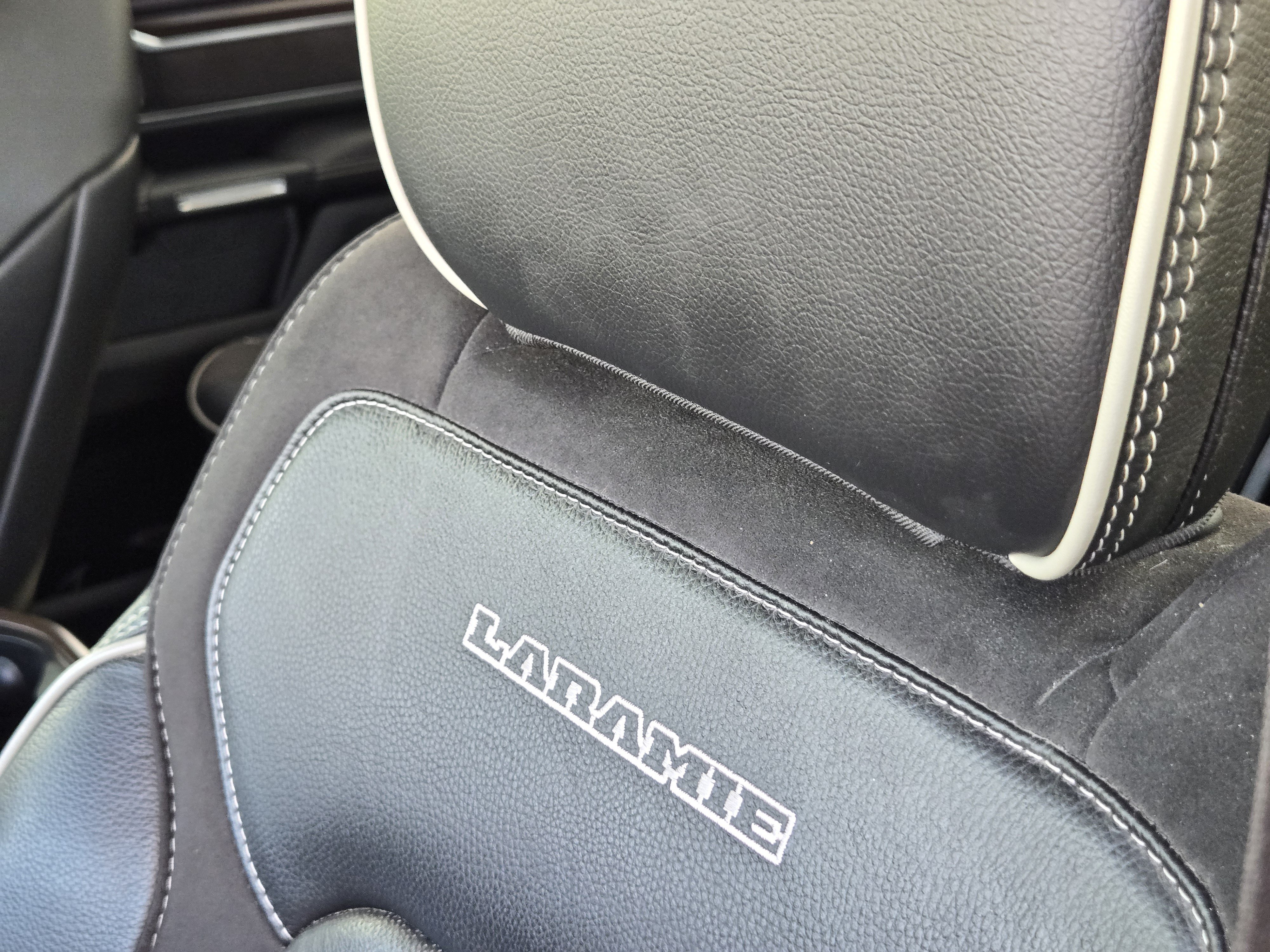 Used 2022 RAM 1500 Laramie AWD/4WD image 16