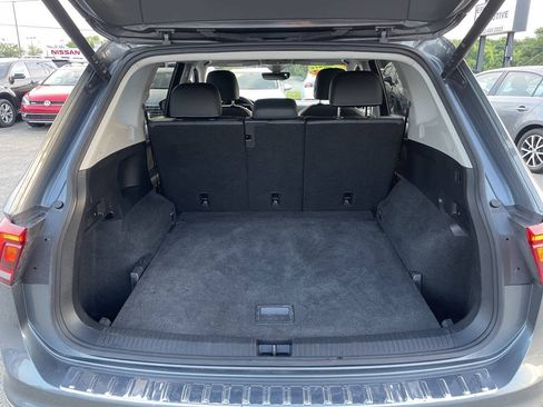 Used 2022 Volkswagen Tiguan SE AWD/4WD image 16
