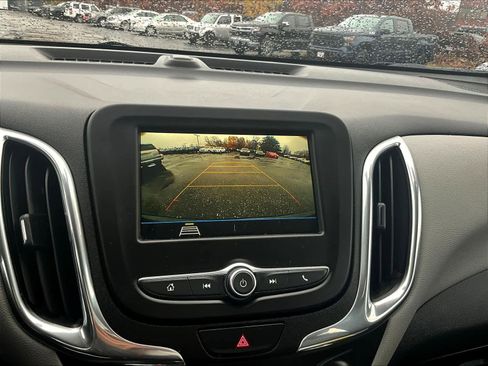 Used 2019 Chevrolet Equinox LS image 18