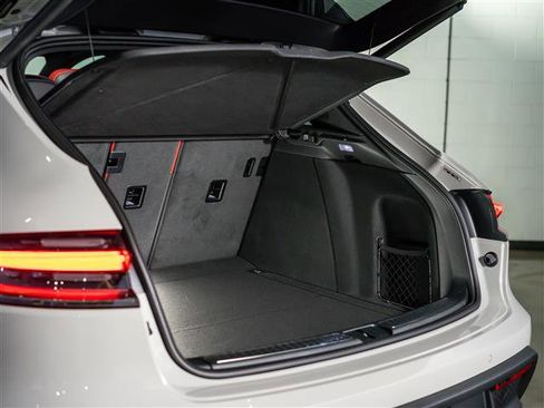 New 2026 Porsche Macan S image 30