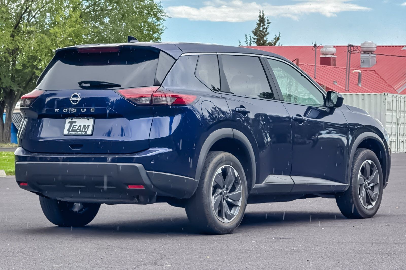 Used 2025 Nissan Rogue SV FWD image 4
