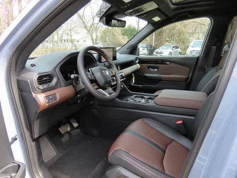 New 2026 Honda Pilot TrailSport image 2