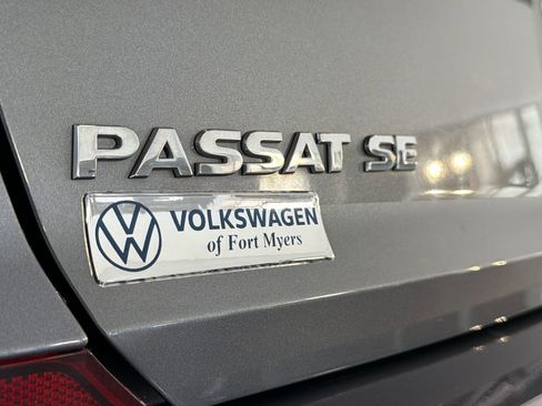 Used 2016 Volkswagen Passat 1.8T SE FWD image 33
