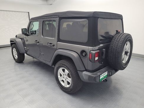 Used 2019 Jeep Wrangler Unlimited Sport S AWD/4WD image 3
