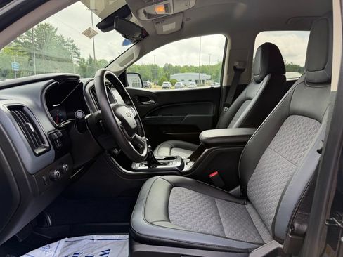 Certified 2022 Chevrolet Colorado Z71 w/ Z71 Midnight Edition AWD/4WD image 2