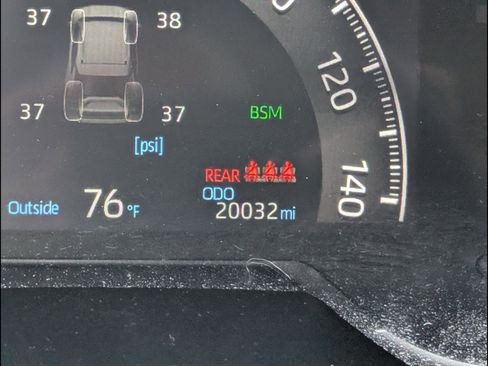 Used 2025 Toyota RAV4 XLE image 18