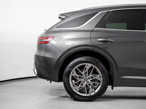 Used 2025 Genesis GV70 2.5T AWD/4WD image 6