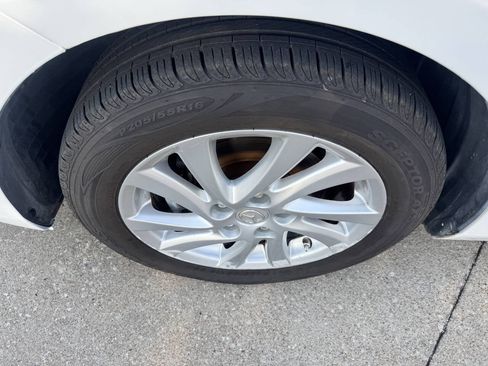 Used 2012 MAZDA MAZDA3 i Touring FWD image 22