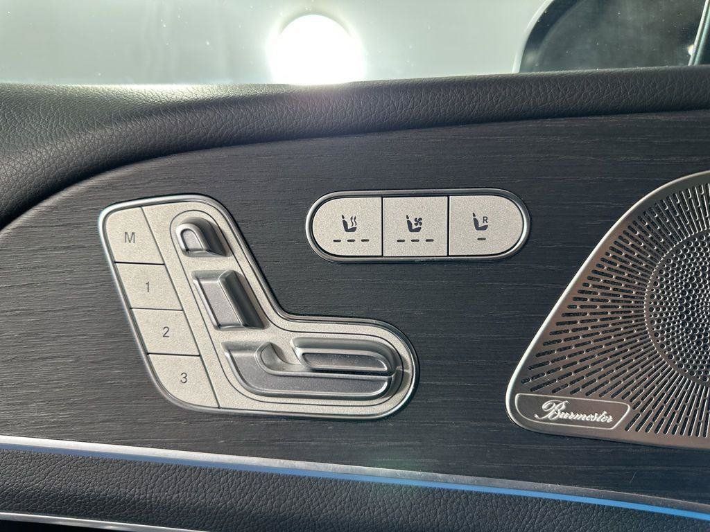 Used 2023 Mercedes-Benz GLS 450 4MATIC image 9