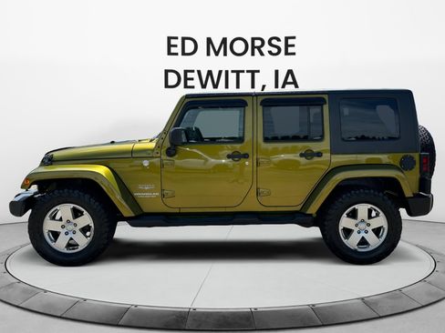 Used 2010 Jeep Wrangler Unlimited Sahara AWD/4WD image 2