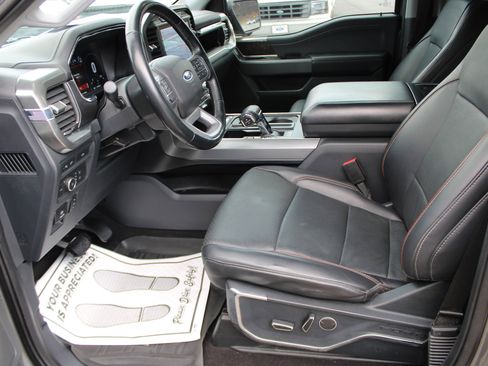 Used 2021 Ford F150 Lariat w/ Tow Technology Package image 12