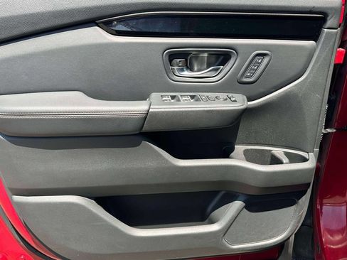 Used 2023 Honda Pilot TrailSport image 17