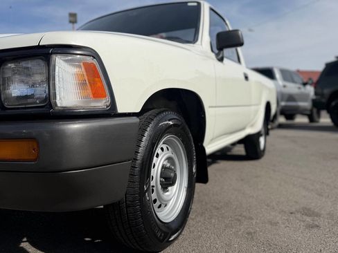 Used 1991 Toyota Pickup 2WD Regular Cab image 64