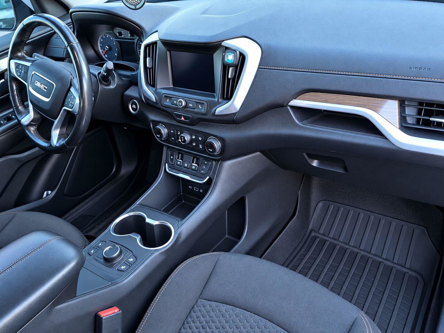Used 2018 GMC Terrain SLE w/ Driver Convenience Package FWD image 13